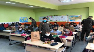Alaplıda Ayhan Tekin anısına fidan dağıtıldı