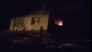 Alevlere telsim olan ev kullanılmaz hale geldi