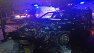 Alkollü sürücü belediye otobüsüne çarptı: 2 yaralı
