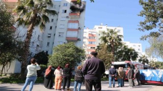 Antalyada 8 katlı binada yangın paniği