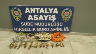 Antalyada yabancı uyruklu hırsızlık şüphelisi tutuklandı