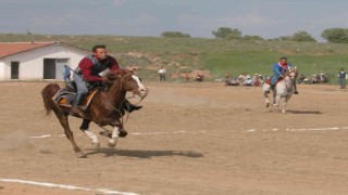 Atlar çarpışında ciritçi genç ağır yaralandı