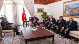 Bakan Çavuşoğlu, DATÜB yetkililerini ağırldı