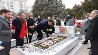 Bakan Kurum, Cebeci Askeri Şehitliğini ziyaret etti