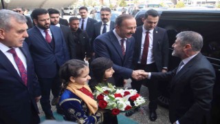 Bakan Nebati Şanlıurfada valilik ve belediyeyi ziyaret etti