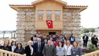 Başkan Böcek, EXPO 2021 Hatayda Antalya Bahçesini gezdi