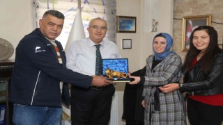 Başkan Cengiz Arslana soyadı gibi hediye
