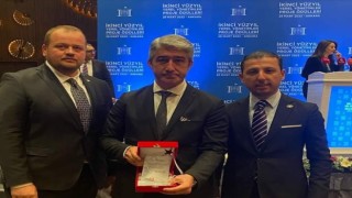 Başkan Oktaya Ankarada ödül