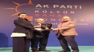 Başkan Yalçın Ankaradan ödülle döndü