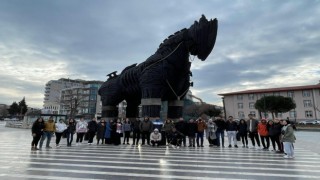 Batman Üniversitesi öğrencileri Sivas Ankara ve Çanakkaleyi gezdi