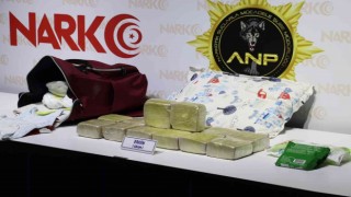 Bebek çantasından 7 kilo eroin çıktı