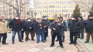 Belediyenin yaptığı zamları protesto ettiler