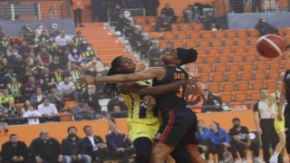 Bitçi Kadınlar Türkiye Kupası: Fenerbahçe Safiport: 74 - Galatasaray: 68