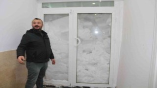 Bitliste kar kapı ve pencereleri kapattı