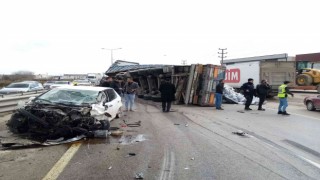 Bursada su yüklü tırla otomobil çarpıştı 1 kişi yaralandı