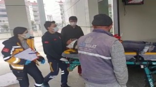 Çalıştığı inşaatta 3 metre yükseklikten düşen işçi yaralandı