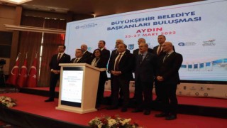 CHPli 11 büyükşehir belediye başkanı Kuşadasında buluştu