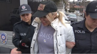 Ciciş kardeşlerden Esra Ersoy çocuğa cinsel istismar” suçundan gözaltına alındı