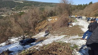 Cip uçuruma yuvarlandı: Şehit annesi ve babası yaralandı