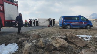 Çöp kamyonu devrildi: 1 ölü, 2 yaralı