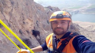 Dağlık alanda mahsur kalan keçi AFADın 4 saatlik çalışmasıyla kurtarıldı