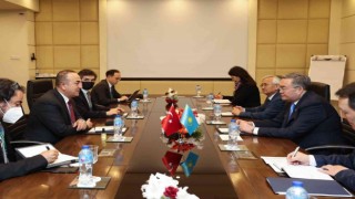 Dışişleri Bakanı Çavuşoğlu, Kazakistanlı mevkidaşı Tileuberdi ile görüştü
