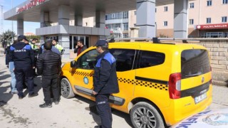 Diyarbakırda korsan taksi ve servis denetimi