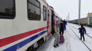 Doğu Ekspresi çığ düşmesi sonucu yolda kaldı