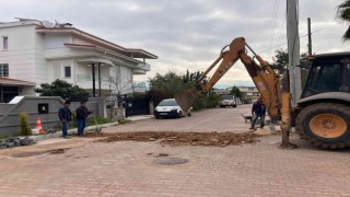 Döşemealtı Belediyesi ilçeyi kendi ürettiği taşlarla süslüyor