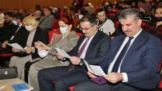 Dünya Şiir Gününü Vali Ayaz ve Rektör Çiftçi şiir seslendirerek kutladı