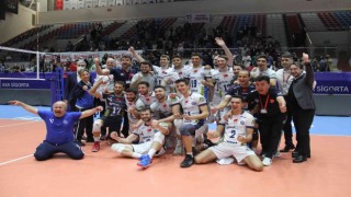 Efeler Ligi: Arkas Spor: 3 - Halkbank: 1