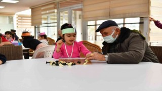 Esenyurtlu miniklerden Yaşlılar Haftasında anlamlı etkinlik