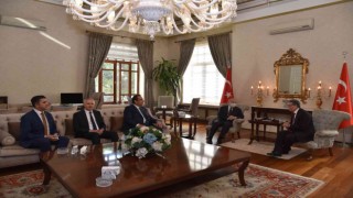 Eski Bakan Güçlüden Vali Karadenize ziyaret