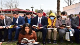 Farkındalık için 30 dakika kitap okudular