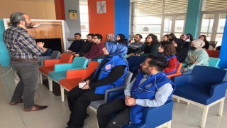 Gençler kumar ve tütün bağımlılığına karşı bilgilendirildi