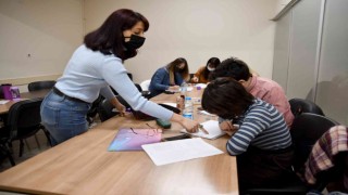 Gençler Tepebaşında Japonca öğreniyor
