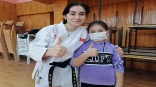Giresunun tek kadın karate antrenörü kız çocuklarına karateyi sevdirdi