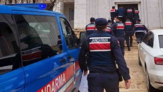 Göçmen kaçakçıları tutuklandı