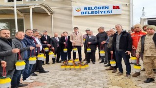 Gölbaşında çiftçilere feromon tuzak dağıtımı yapıldı