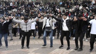 Gümüşhanede soğuk havaya ve kar yağışına rağmen Nevruz kutlandı