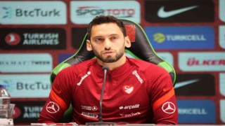 Hakan Çalhanoğlu: Burak abinin üzüntüsünü kimse şu an hissedemez