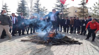 Hakkaride renkli nevruz kutlaması