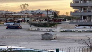 Hatayda polisten kaçarak otomobilden yol kenarına el bombası atan 2 kişi yakalandı