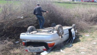 Hurdaya dönen otomobildeki 1i bebek 5 kişi yaralandı