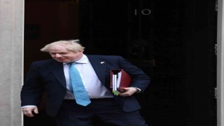 İngiltere Başkanı Johnson: Putin kırmızı çizgiyi aştı, Uluslararası Ceza Mahkemesine çıkarılmalı