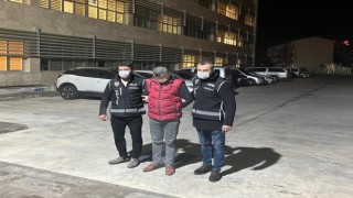 Interpol tarafından aranan suç örgütü lideri Antalyada yakalandı
