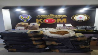 İş yerinin deposunda 9 bin 800 dolu makaron ele geçirildi