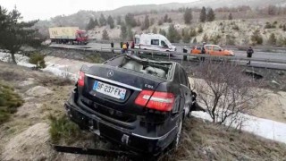 İstanbul-Ankara yolunda kaza yapan araç takla attı: 1 yaralı
