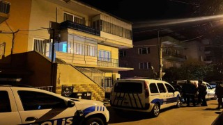 İzmirde bir kişi bıçaklanmış halde ölü bulundu