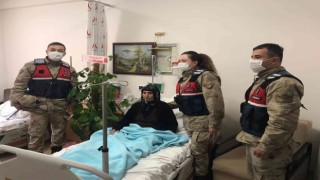 Jandarmadan 108 yaşındaki Emine Çağlıya anlamlı ziyaret